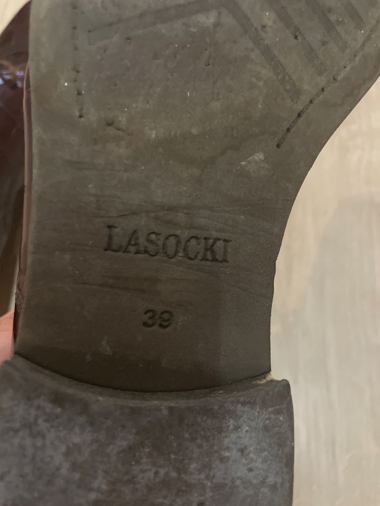 Кожени обувки Lasocki номер 39