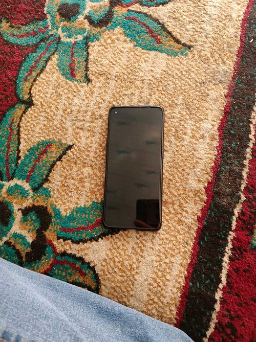 OPPO Reno 8T xolati zur