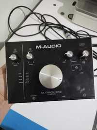 M - Audio 2x2 C - Series, Microphone Behringer B1