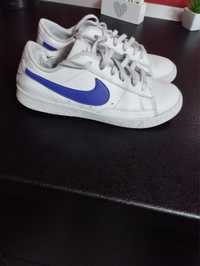 nike alb  marime 33,5