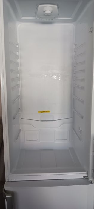 Frigider cu dozator Beko