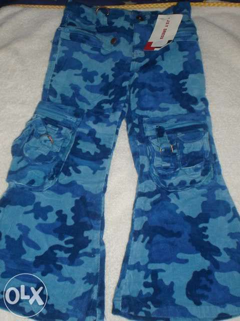 Blugi si raiati de camuflaj pentru fetite