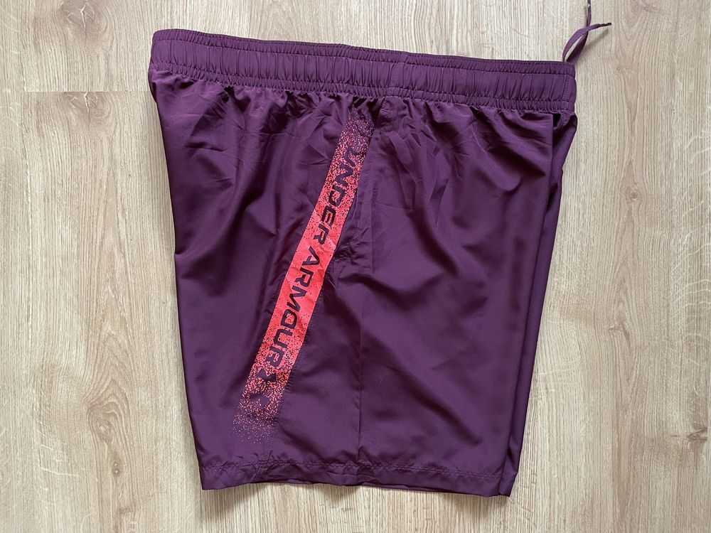 Under Armour Heatgear Dark Red ashorts XL