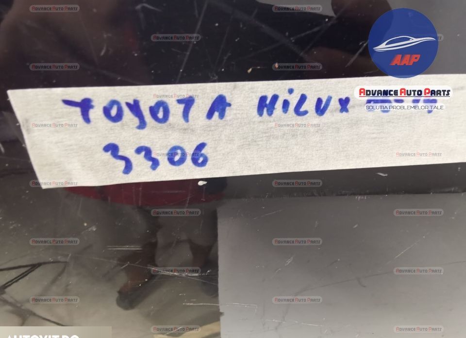 Задна броня е оригинална със сензори Тойота Хайлукс / Toyota Hilux [За
