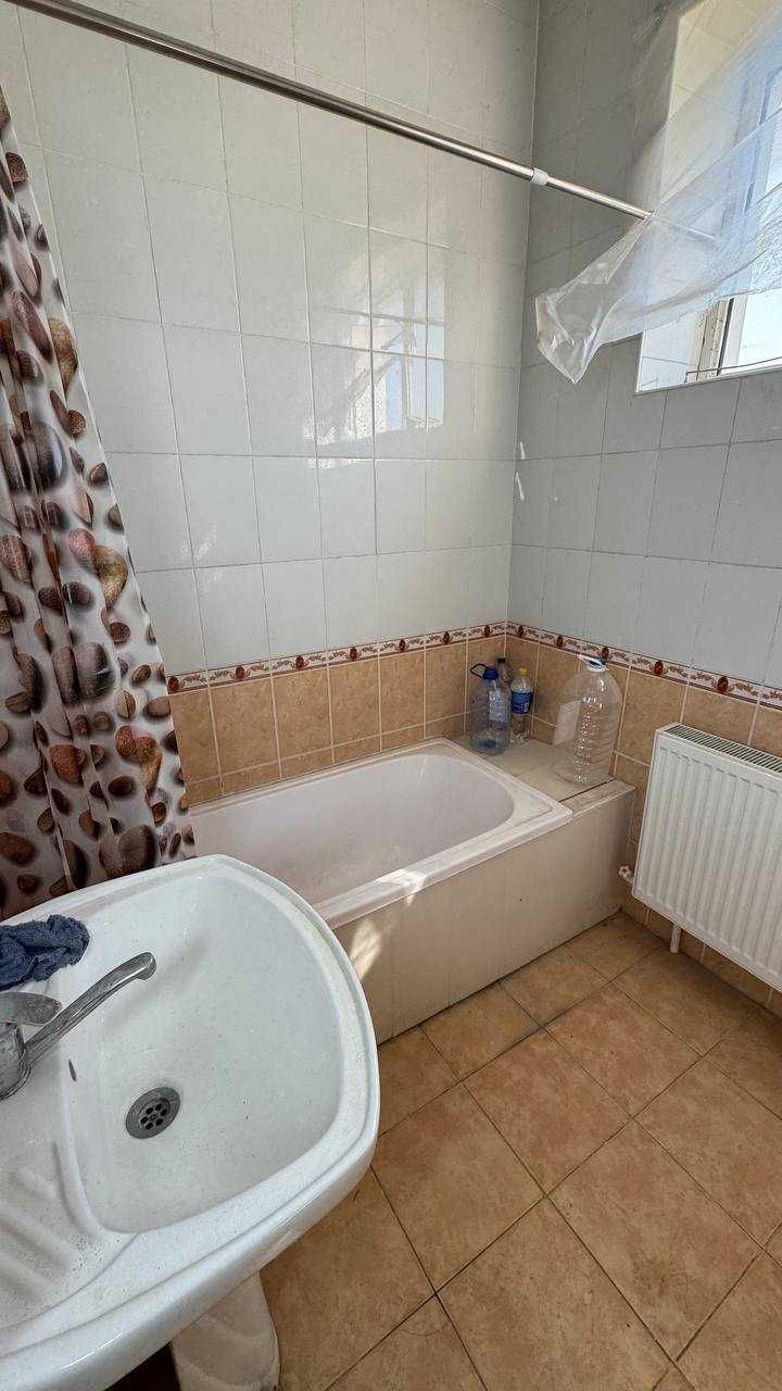 Истиқлол стадиони. 2-xona yaxshi holatda ID: 1343