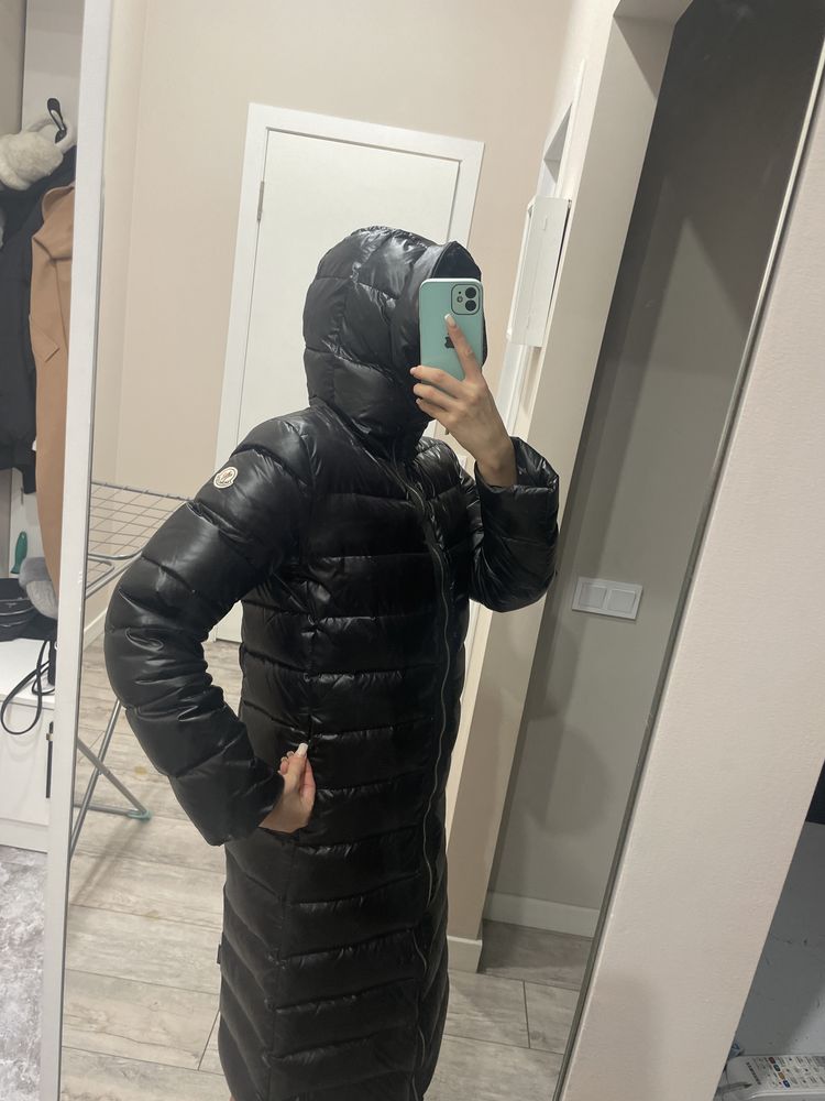 Продам куртку Moncler