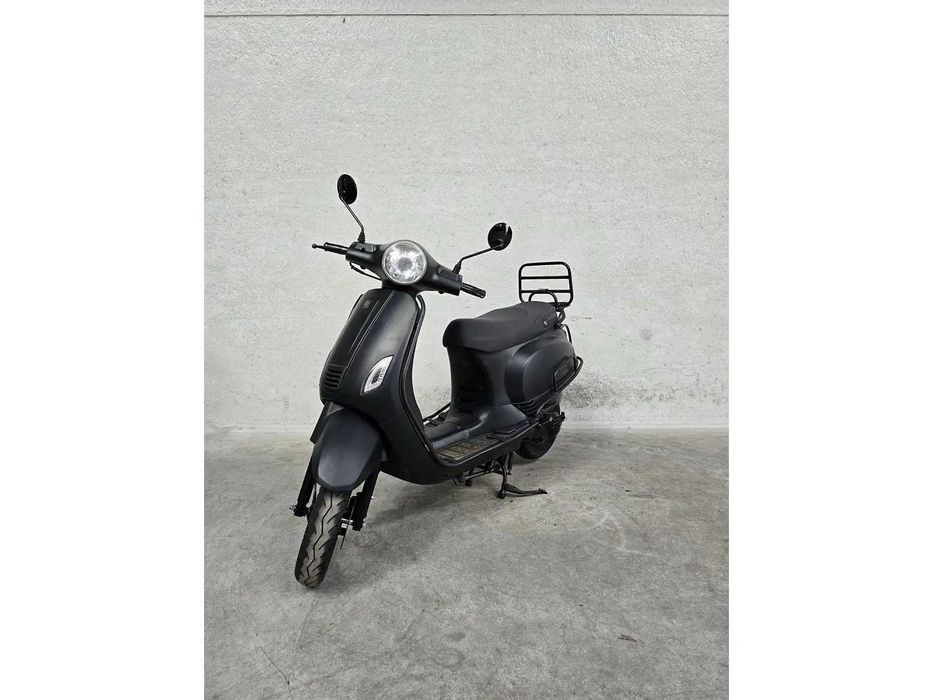 Scuter de inchiriat  50 cc 4T 220lei