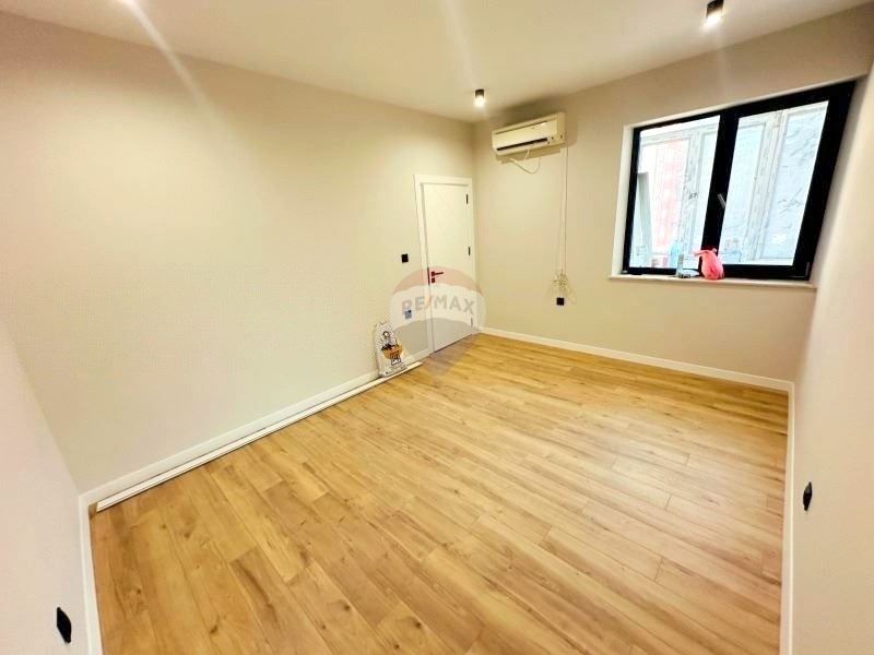 Продава се Четиристаен апартамент в Варна, Нептун - 102 кв.м за 2500 €/кв.м - Снимка #4