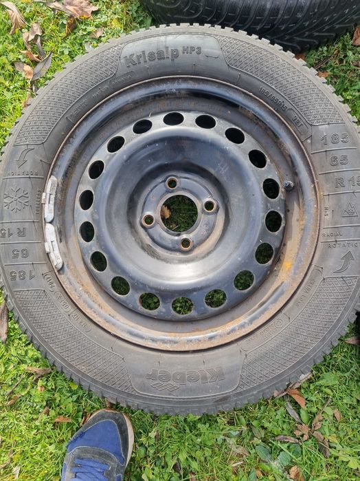 Set Cauciucuri iarna 185 65 r15  Dacia