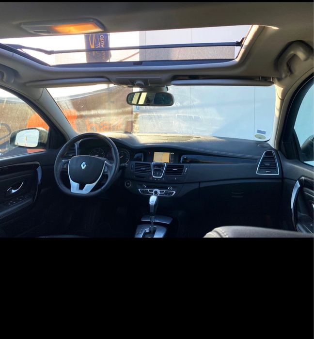 Laguna 3 Initiale Paris .