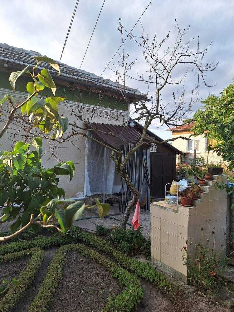 Реновирана къща в Кардам