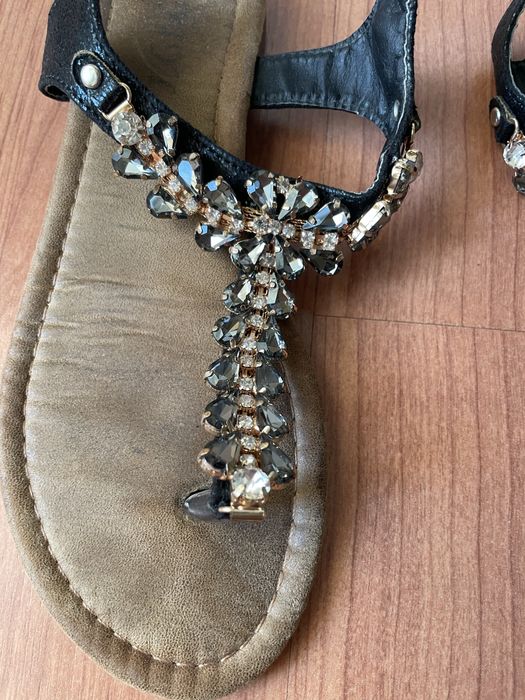 Sandale joase cu pietre