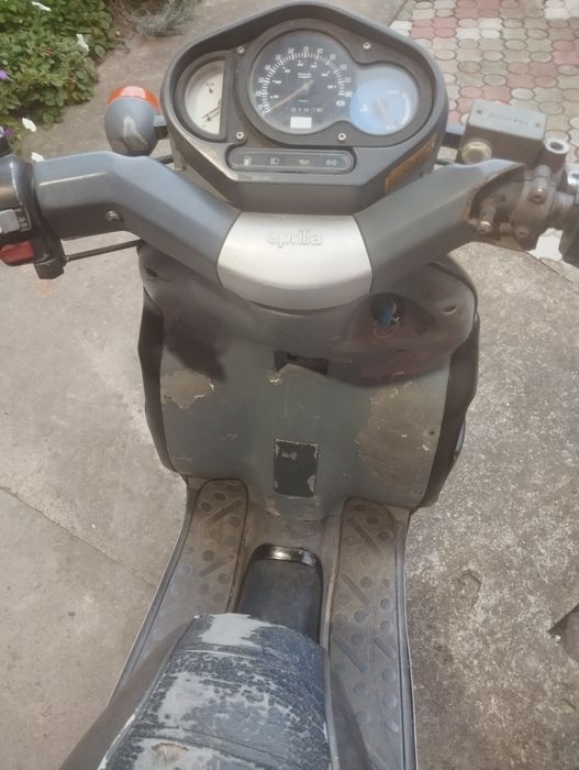 Scuter Aprilia 49