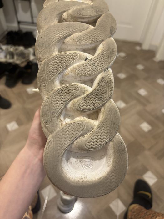 versace chain reaction