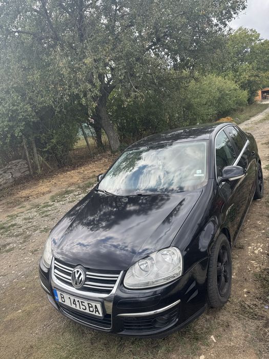 Продавам Volkswagen jetta