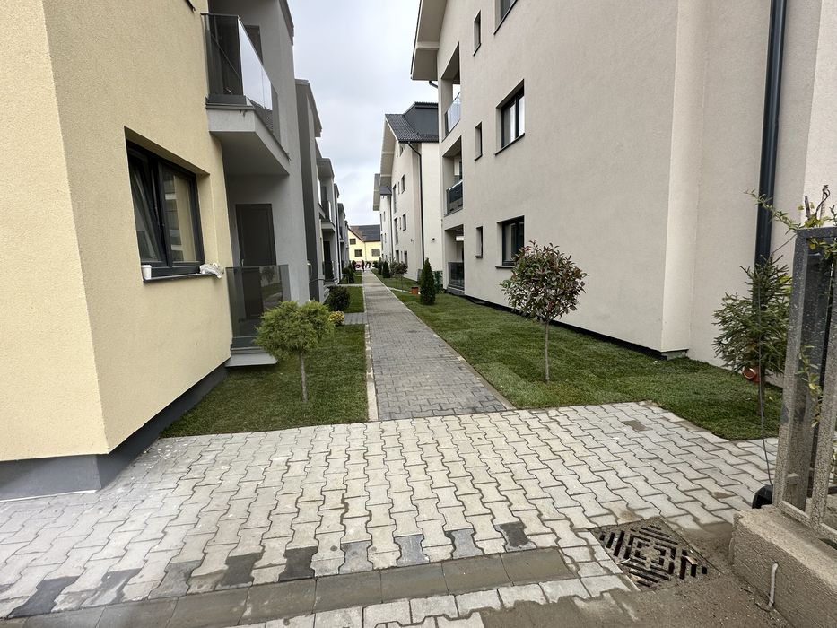 Amenajeri spati verzi gazon plante decoruri piatra & piatra cubica etc