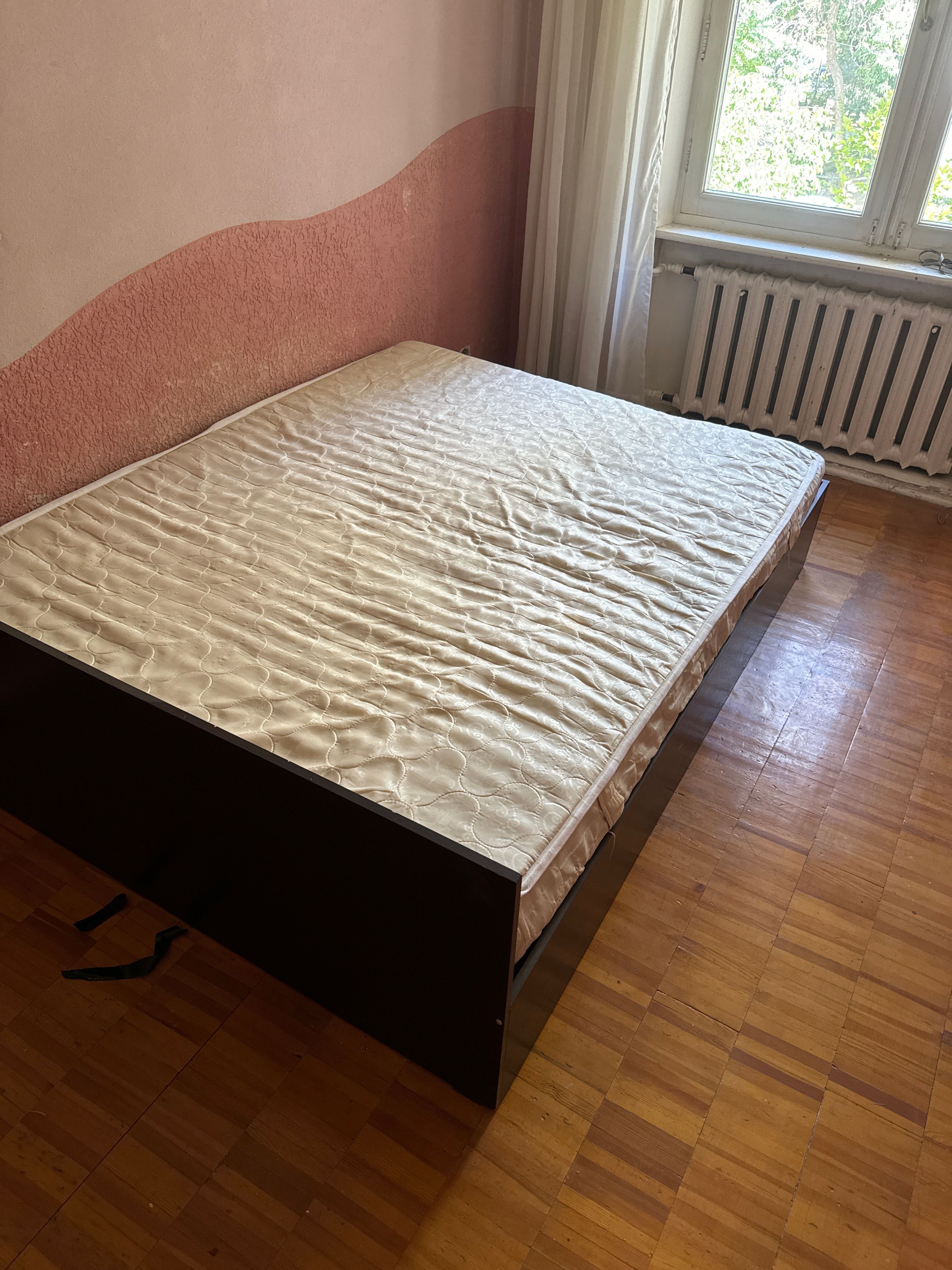 мебель из дома. Кровать андрисоль