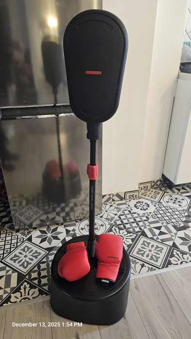 Set Punching Ball si Mănuși Box Copii OUTSHOCK