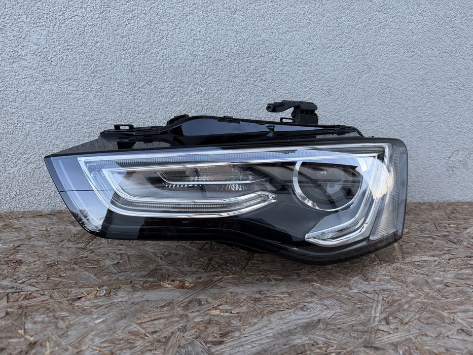 Far stanga Audi A5 8T Facelift Xenon + Led Original Europa