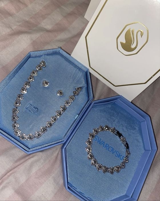 Ariana Grande x Swarovski Crystal Heart set