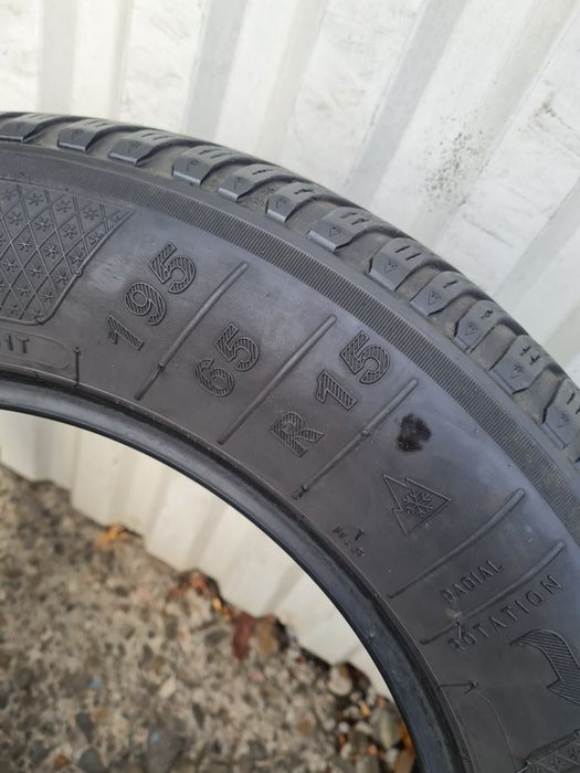 2  Anvelope de iarna *195/65R15*KLEBER*LICHIDARE STOC*75 Lei Buc*