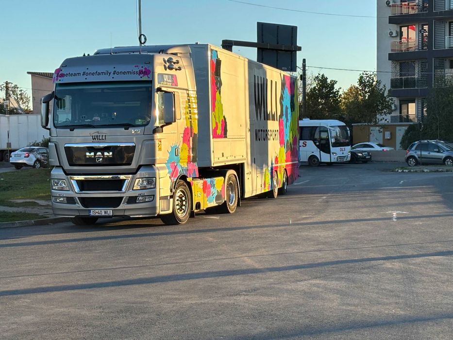 MAN 18680 V8    222000 km