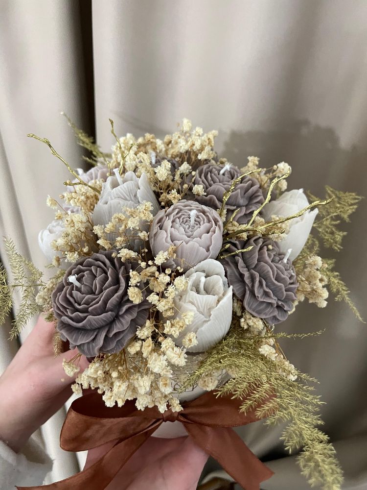 Aranjament floral din ceara