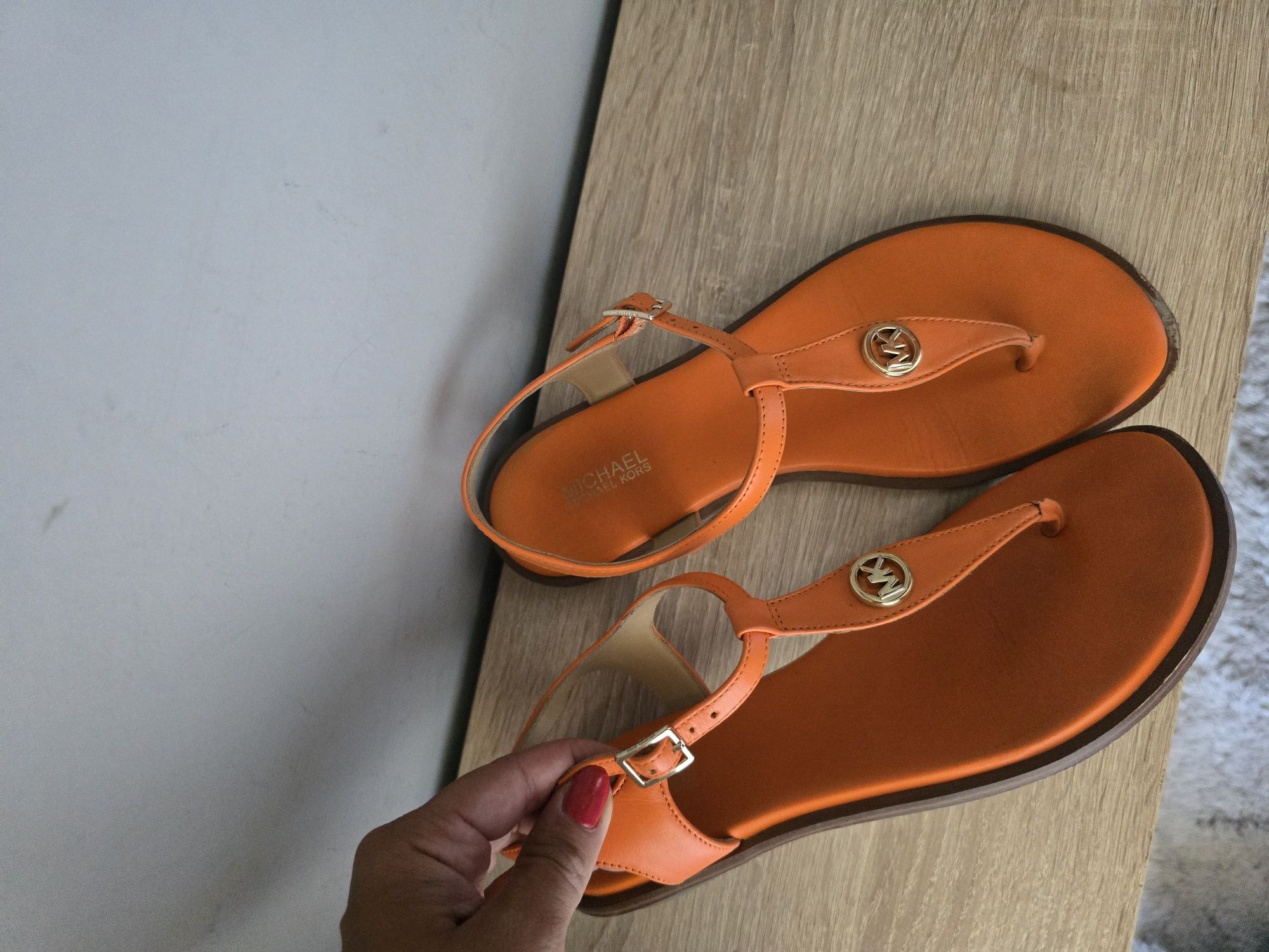 Сандали luis vuton, michael kors, ugg