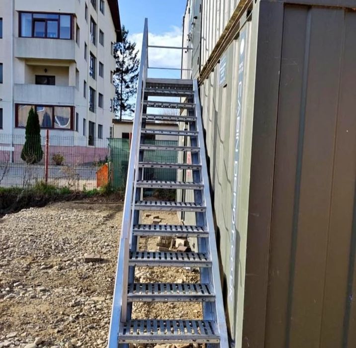 Confectionam scarii metalice zincate exterioare și pentru incendii , p