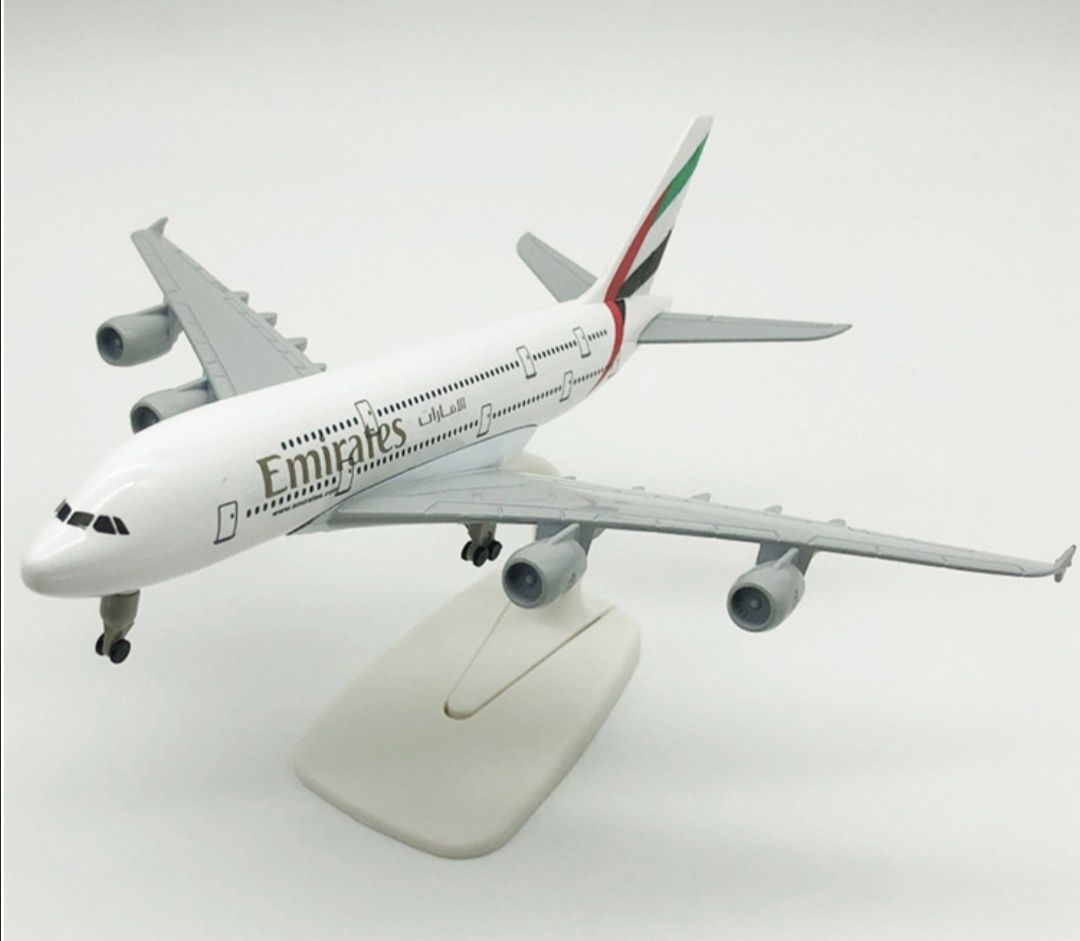 Macheta Avion Emirates 20 cm / Metal