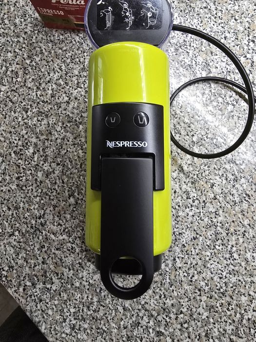 Esspresor Nesspreso Esenzza Mini