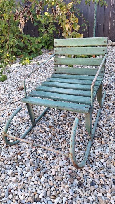 Sănii  de vanzare  .