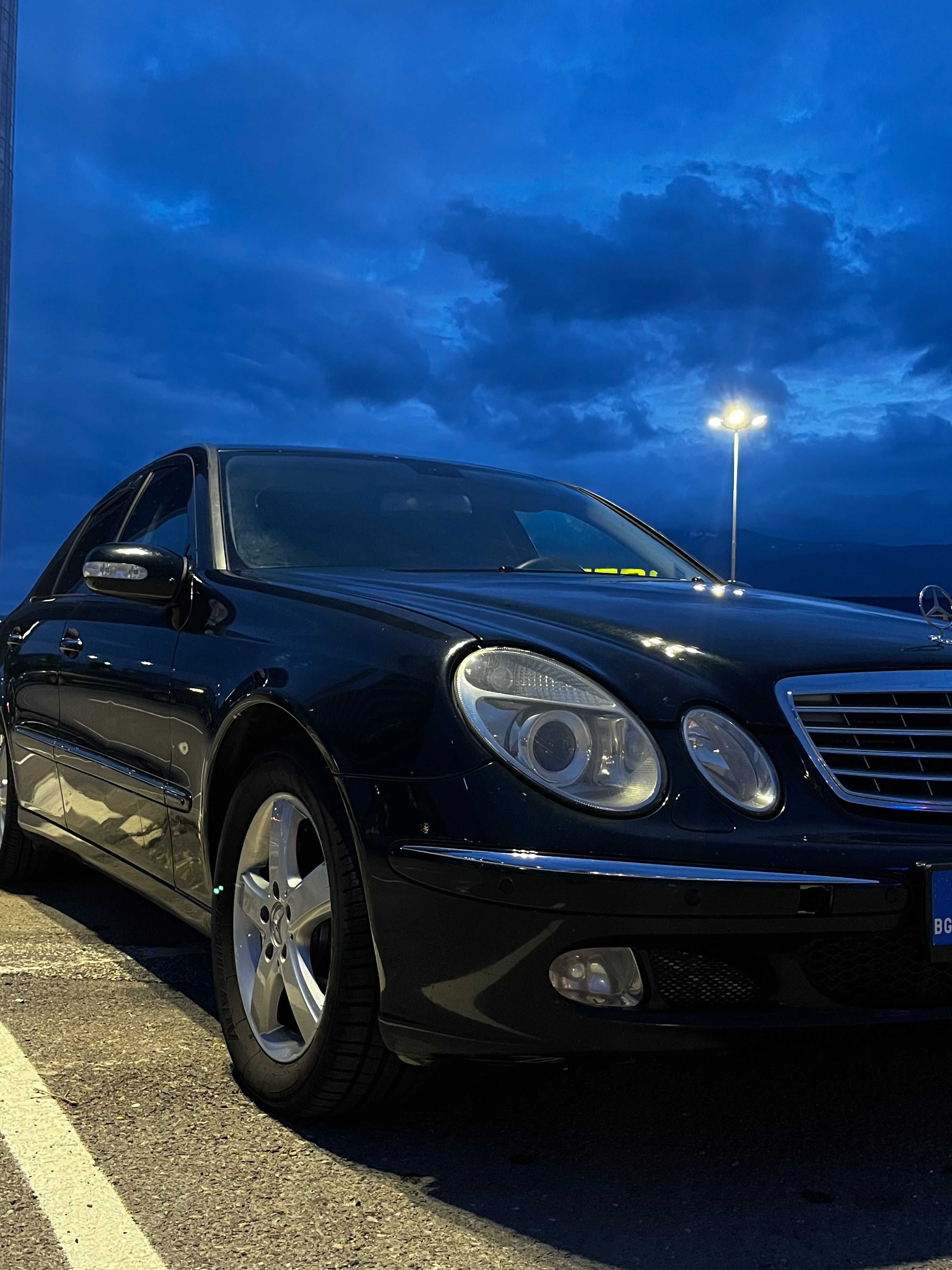 Mercedes-BENZ W211