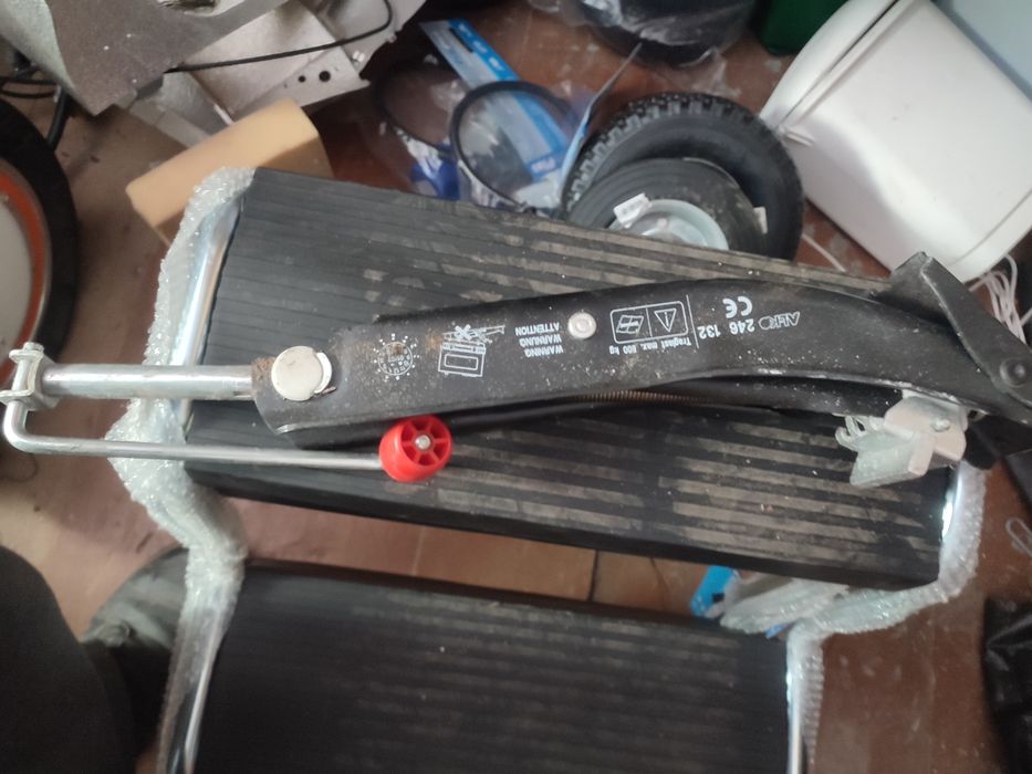 Vand cric alko pentru rulote