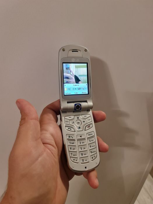 LG U8330 Arata ca nou! Telefon vechi de colectie, cu clapita, necodat