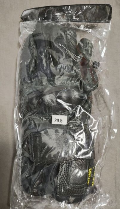 Mănuși tactice militare