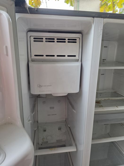 Хладилник с фризер Самсунг