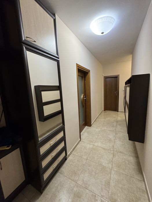 Тристаен апартамент под наем.