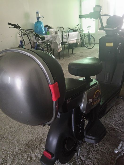 Электро скутер сотилади