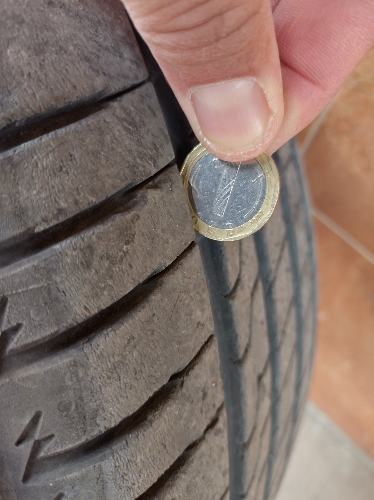 16 цола Гума Firestone Roadhawk 205 55 16