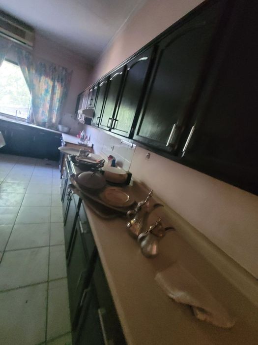 Продаётся 31 сотка Учтепа район вдоль дороги 12 комн фасад 69 метр