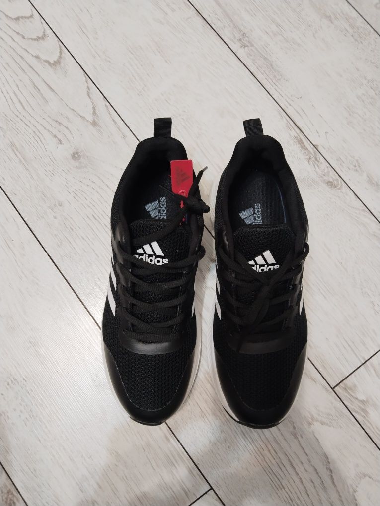 Кроссовки adidas 41p.