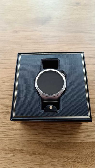 Часовник Huawei GT 4