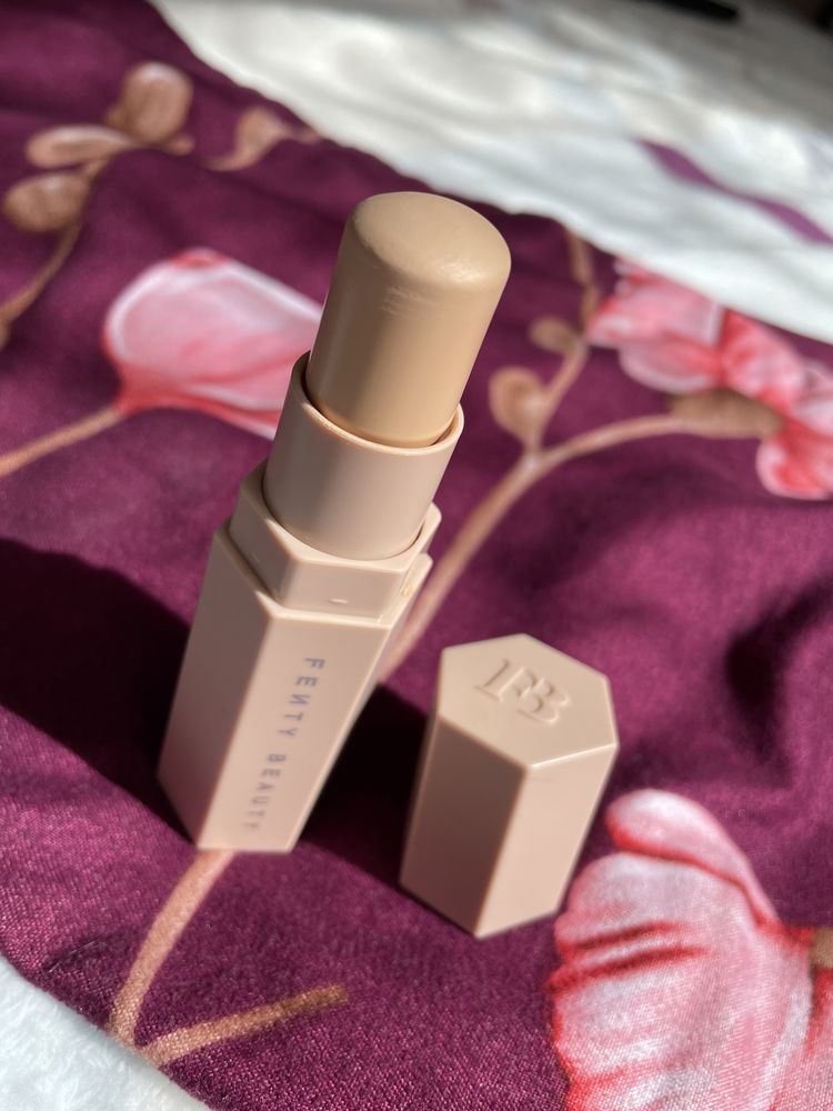 Fenty beauty match stick si Anastasia ilumiator