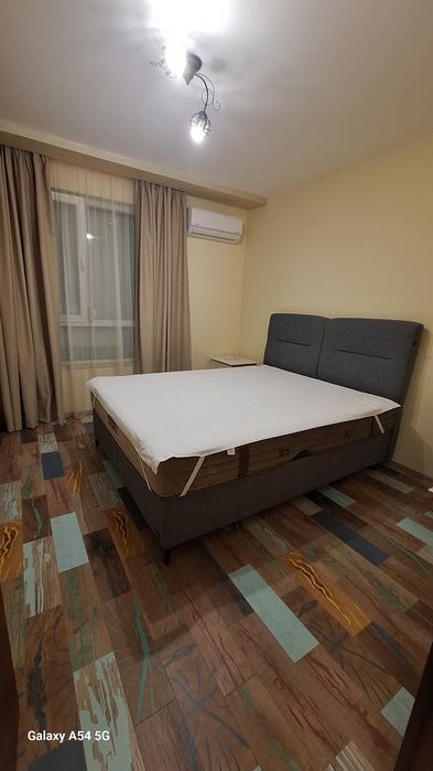 Чисто нов тристаен под наем за първи наематели.