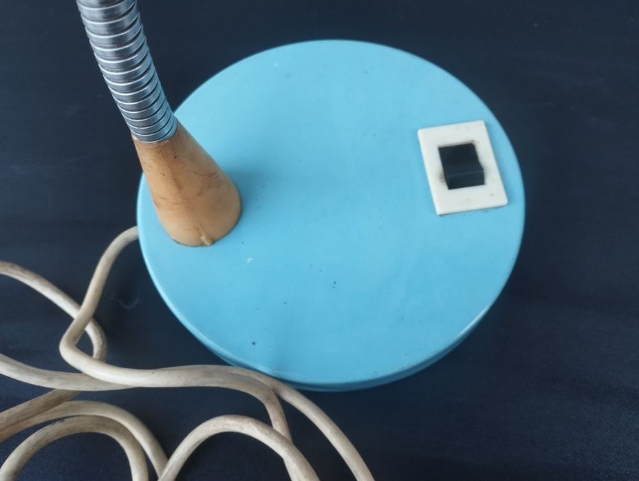 Стара настолна лампа / Индустриална настолна лампа