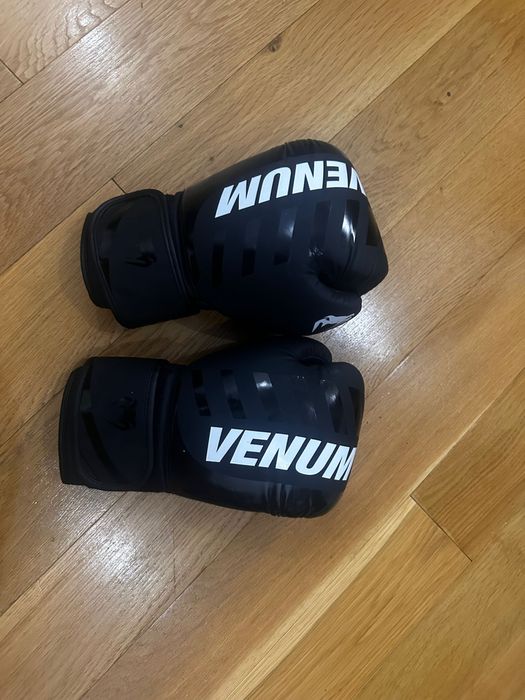 Manusi kickbox Venum