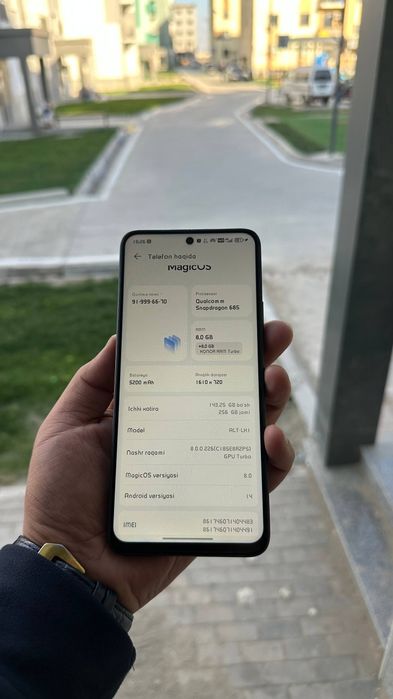 Xonor X7C telefoni sotiladi.