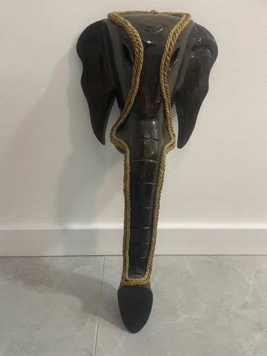 Statueta perete lucrata manual,foarte veche