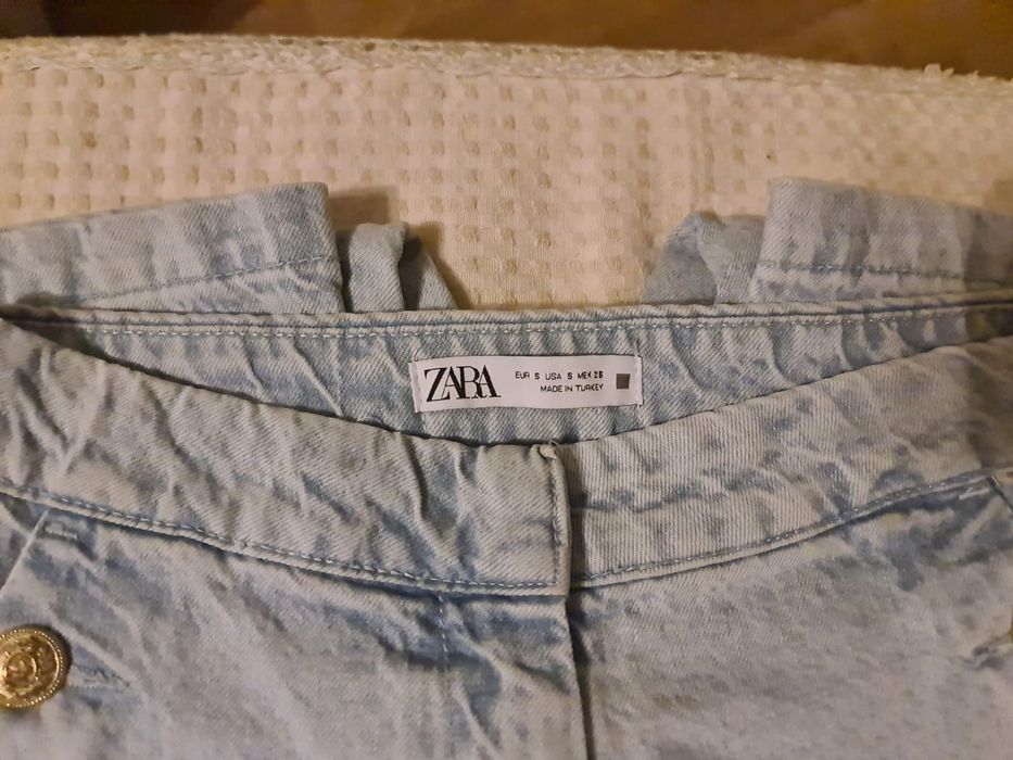 Blugi, pantaloni, dama, noi, mărime XS și S, toate la pret de 50 lei.